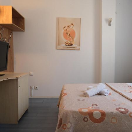פרישטינה Hotel Sara & Spa מראה חיצוני תמונה
